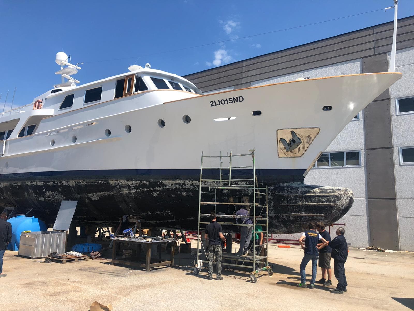 Yacht Refit 15 Alt